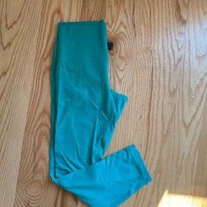 Lululemon Aligns 25” Bali breeze